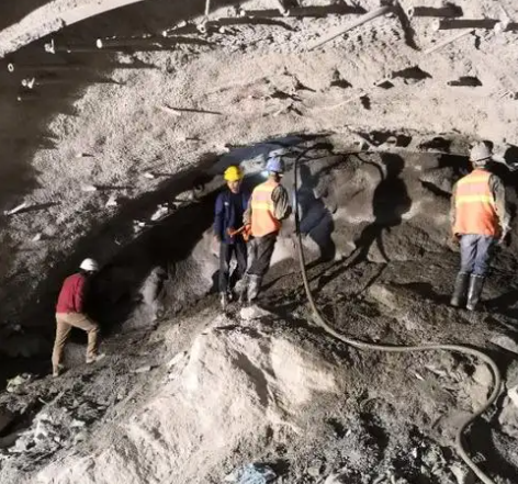 来安拱顶带模注浆料的施工流程及注意事项